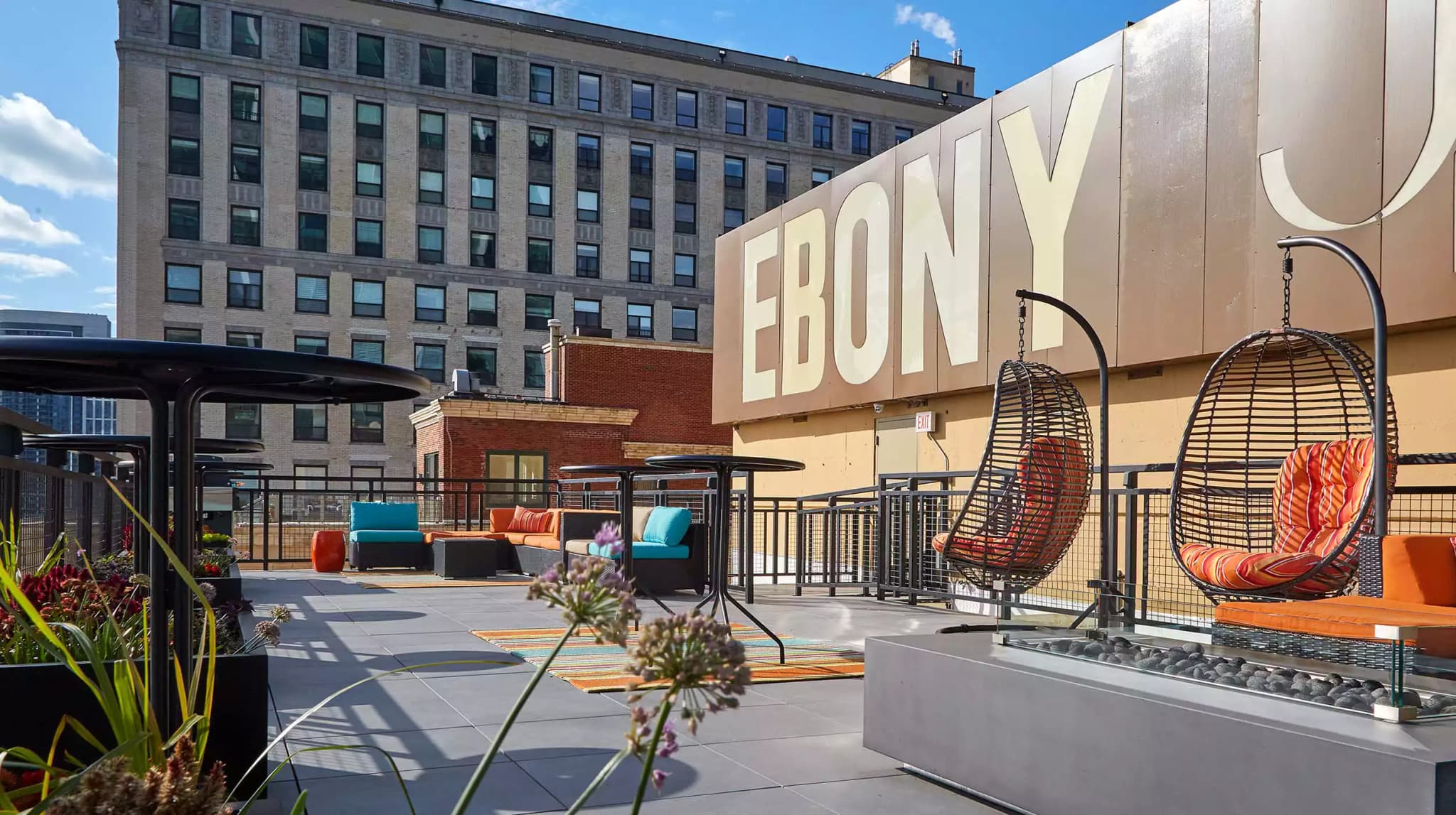 Hanging Chair - Gallery image 4