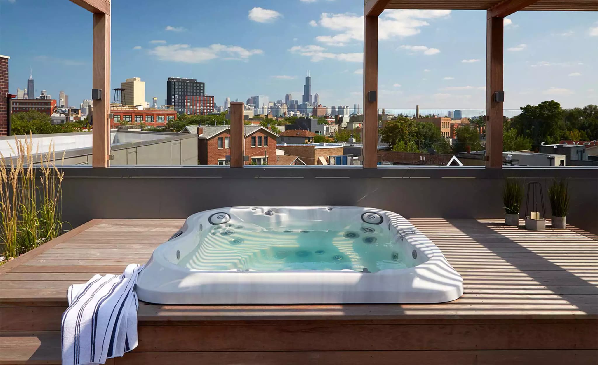 Outdoor Hot Tub - Gallery image 4