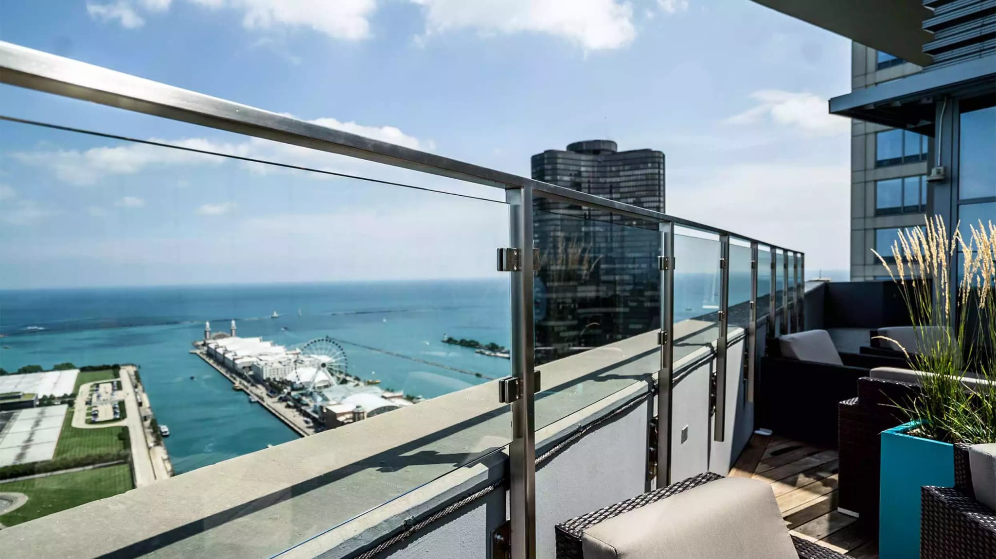 Lake Shore Drive – North Tower at 600 N. - Gallery image 1