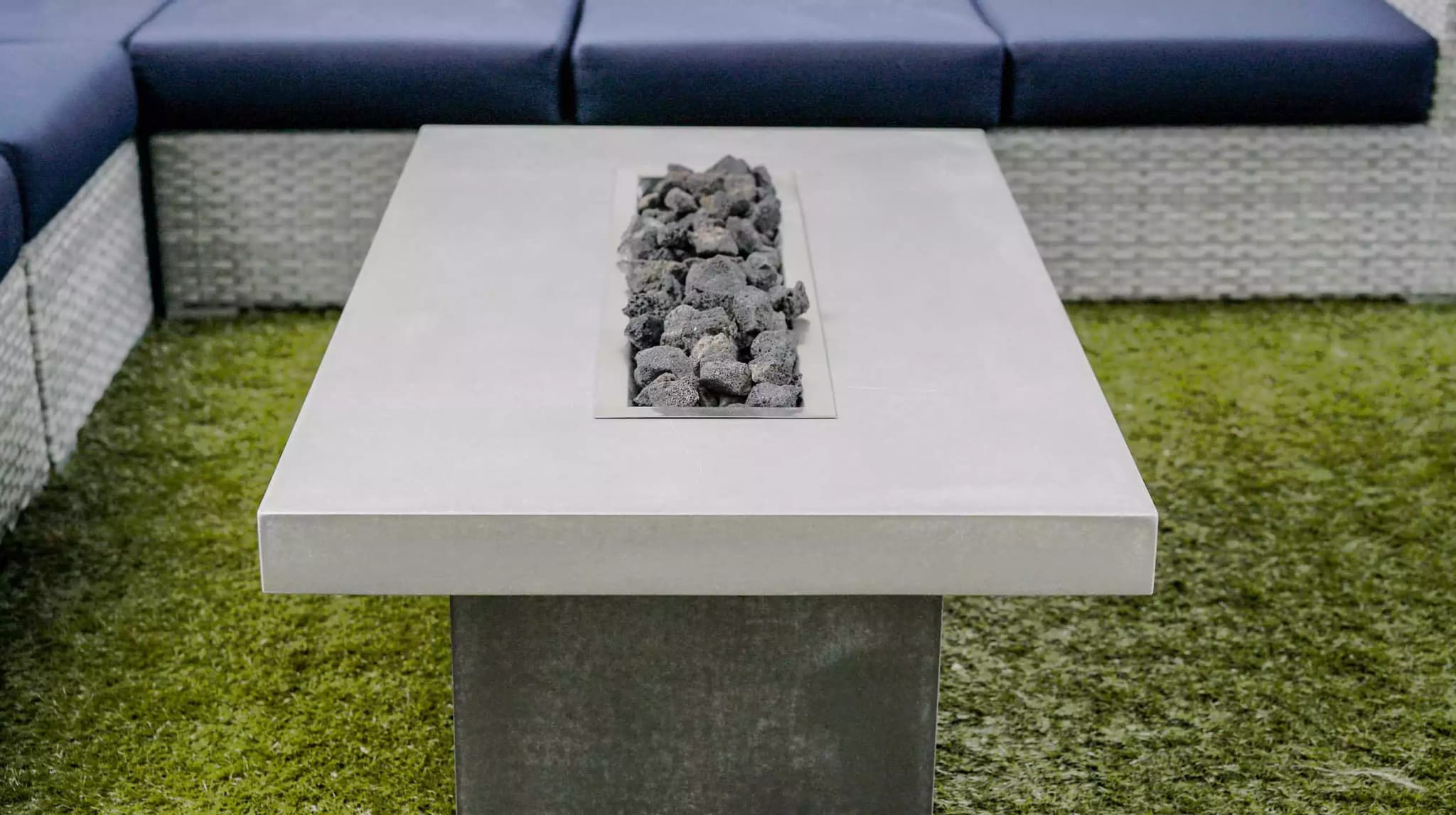 Curvy Contemporary Rooftop - Gallery image 1