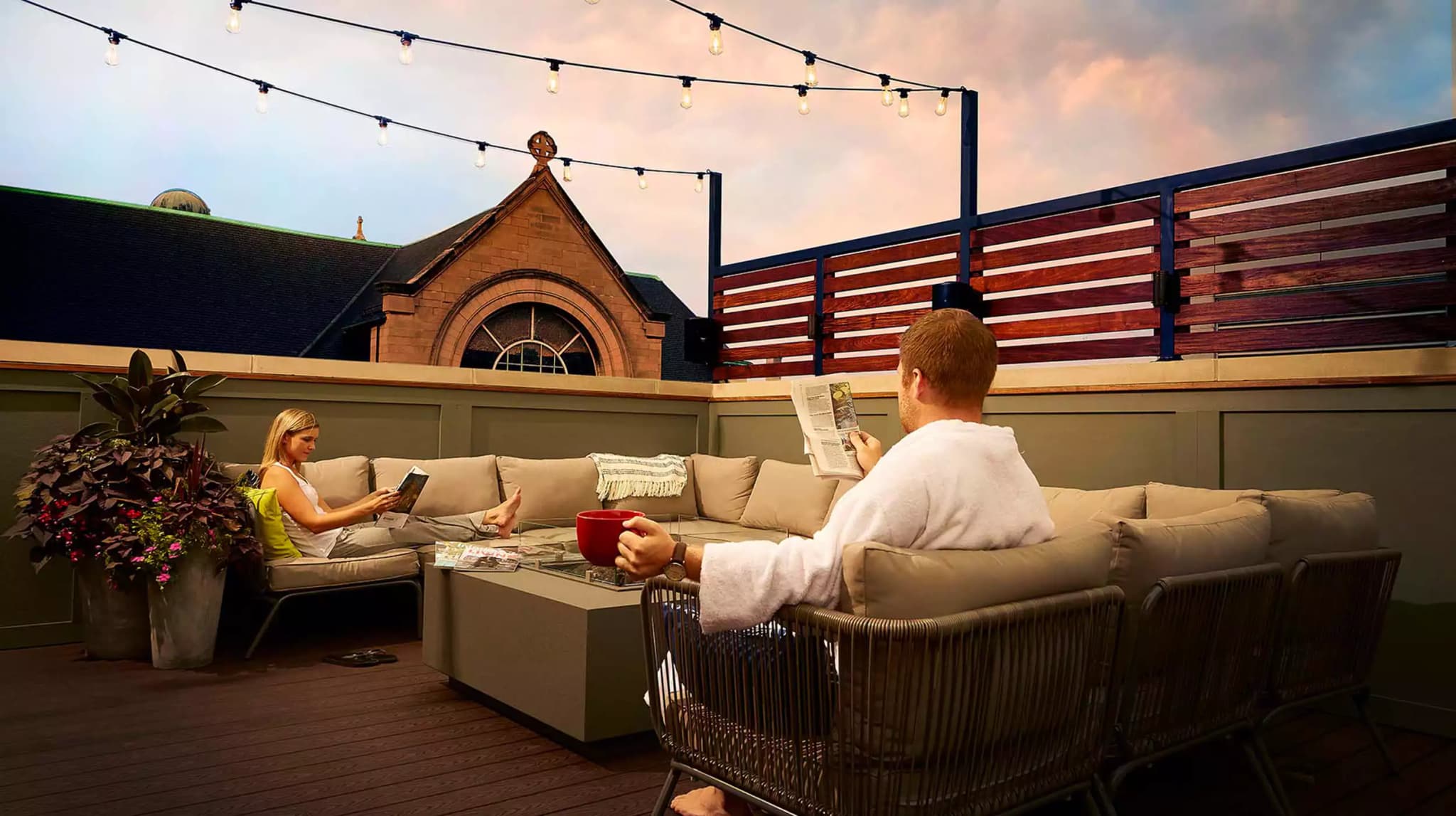 Lively Lincoln Park Rooftop Lounge - Gallery image 1