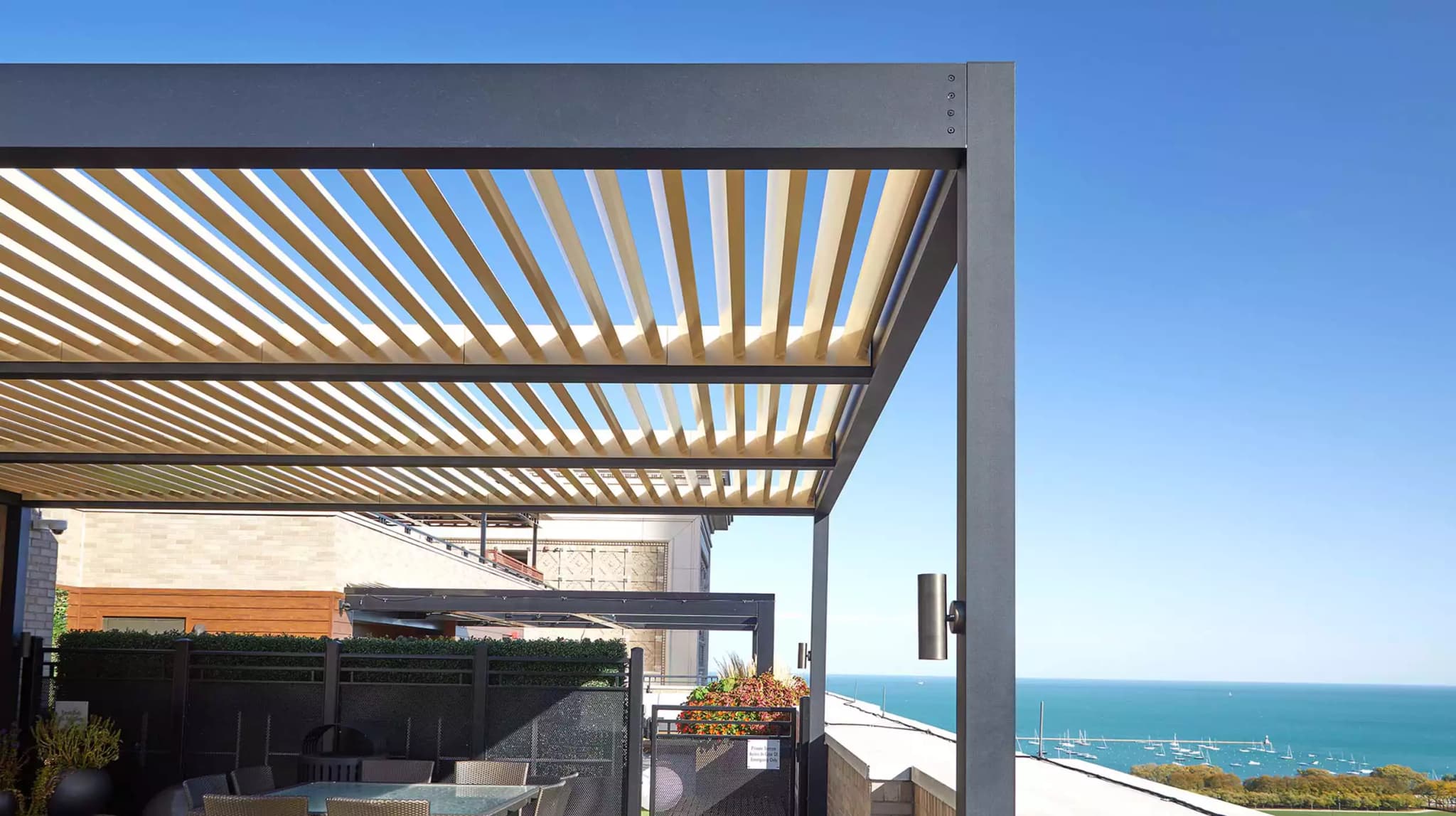 Penthouse Roof Deck Amenity Space - Gallery image 4